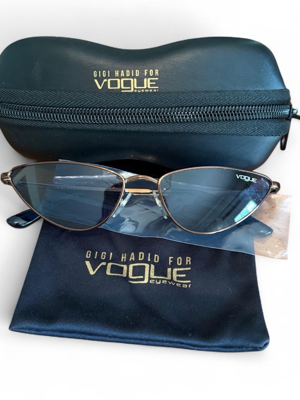 Gigi Hadid x Vogue Eyewear Lafayette Cat Eye Sunglasses Bronze Blue w/ Case NEW